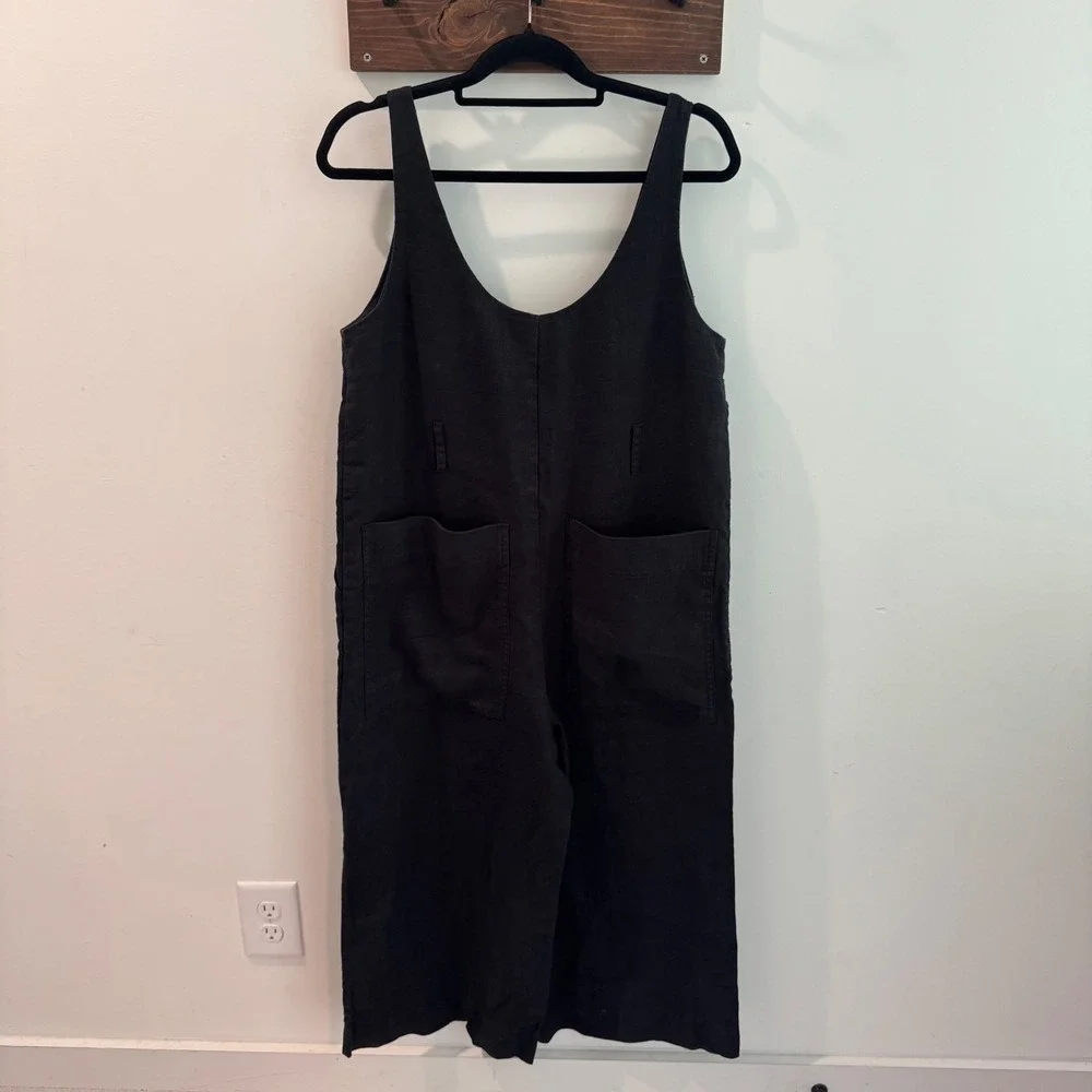 Banana Republic Black 100% Linen Wide Leg Jumpsuit Petite 12‎ Scoop Neck Pockets